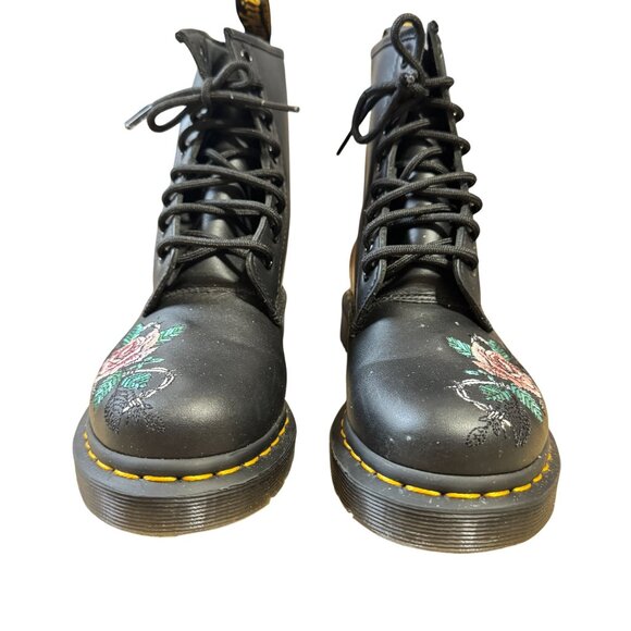 NEW DR MARTENS BLACK BOOTS SIZE 6 VONDA CHAIN II PINK ROSE EMBROIDERED WOMENS - Picture 5 of 7